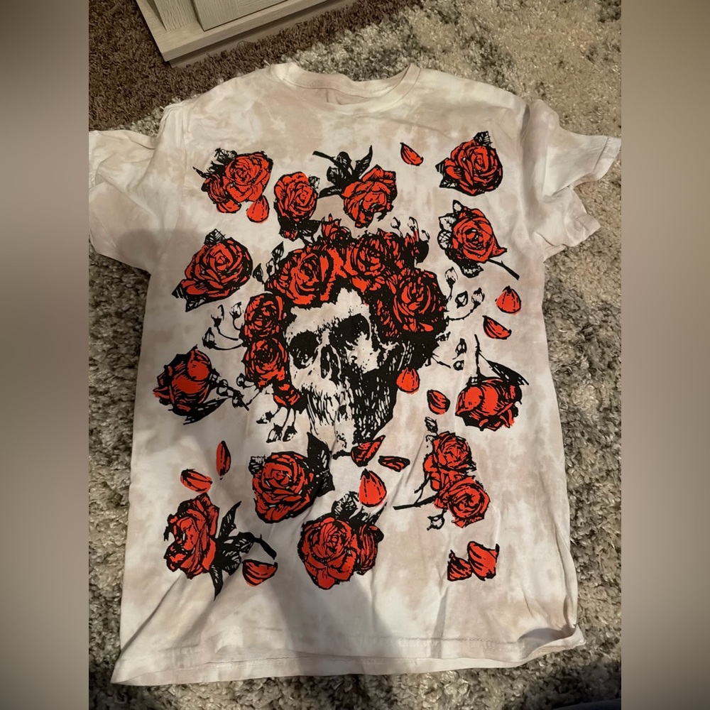 Grateful Dead shirt size M.